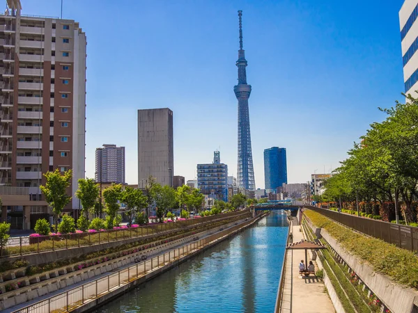 Kyoto, Japan - 05 juli 2017: Visa av Tokyo Sky Tree 634m, den högsta fristående strukturen i Japan och 2: a i världen med över 10 miljoner besökare varje år, i Tokyo, Japan — Stockfoto