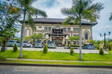 Bali, Endonezya - 08 Şubat 2017: Merkezi Densapar, Bali Endonezya karmaşık bina bulunan bir hükümet ofis yapıdır