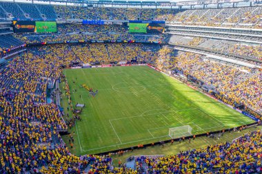 New York, ABD - 22 Kasım 2016: Metlife Stadyumu hayranları Ecuadorians ve Hatians, New York ABD futbol oyunu görmeye hazır dolu