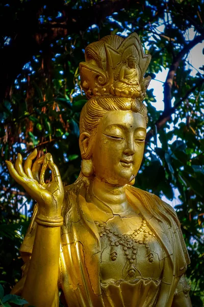 Estátuas no Mosteiro dos Dez Mil Budas em Sha Tin, Hong Kong, China . — Fotografia de Stock