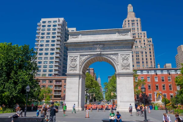 New York, ABD - 22 Kasım 2016: Washington Square kemer, kemer George Washington centennial açılışı deteyit olarak anmak için 1892 yılında yaptırılmıştır