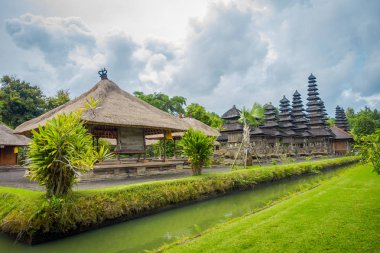 Bali, Endonezya - 08 Şubat 2017: Royal Tapınağı Mengwi Mengwi, Bali, Endonezya ünlü yerler olduğunu Badung regency bulunan İmparatorluğu'nun