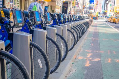 New York, ABD - 22 Kasım 2016: Close up Bisiklet Kiralama Times Meydanı nda Park üst üste New York'ta ABD sokakta