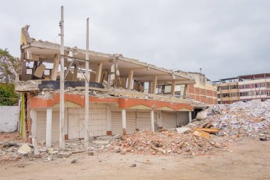 Tarafından 16 Nisan 2016 deprem ölçme 7,8 Richter ölçeğine göre Güney Amerika, Manta Ekvator üzerinde sırasında büyük binalar yok