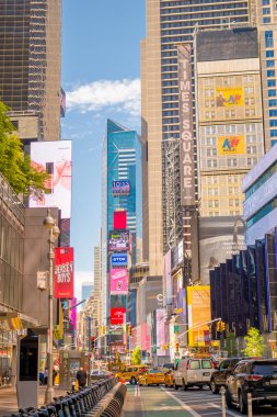 New York, ABD - 22 Kasım 2016: Times Square, Broadway tiyatroları ve animasyonlu Led işaretleri, New York ve New York City Amerika Birleşik Devletleri Amerika Birleşik Devletleri'nde bir sembolü olduğunu