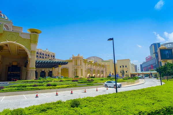 Macau, china - 11. Mai 2017: wunderschöner park im stadtzentrum von macau cina in einem herrlich blauen himmel, schöner tag — Stockfoto