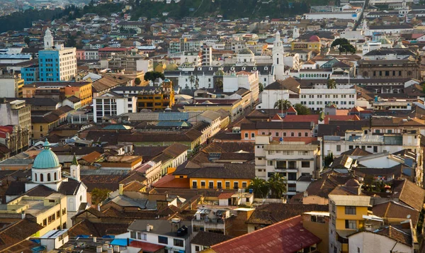 Veduta del centro storico di Quito, Ecuador — Foto Stock