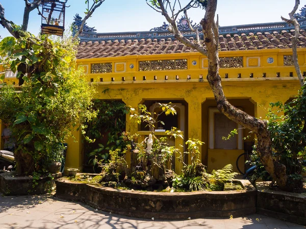 Hoian, Wietnam - 05 listopada 2016: Starych domów w Hoi An ancient town, światowego dziedzictwa Unesco. Hoi jest jednym z najbardziej popularnych miejsc w Wietnamie — Zdjęcie stockowe