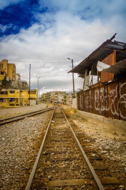 Quito, Ekvator 20 Ağustos 2017: Close-up demiryolu Chimbacalle Quito Pichincha içinde tren istasyonunda. Birçok lüks tren yolculuklardan volkanik alan başlangıç noktasıdır