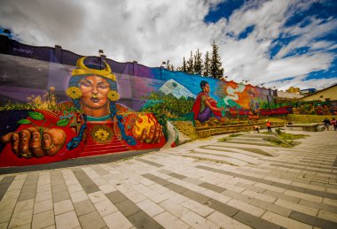 Quito, Ekvator 20 Ağustos 2017: Sokak grafiti bir duvara Merkezi Quito, Ekvator