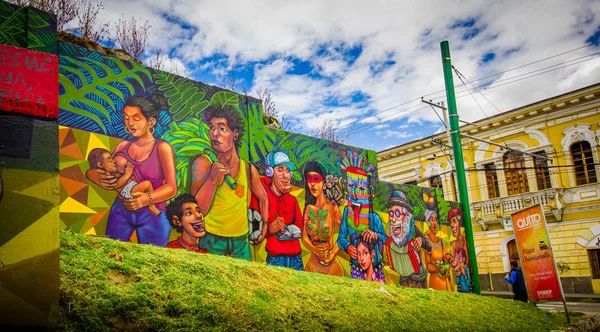 Augusztus 20-2017 Quito, Ecuador: Szép utcai graffiti a falon, a központi Quito, Ecuador — Stock Fotó