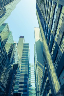Hong Kong iş merkezi ve modern binasında gündüz