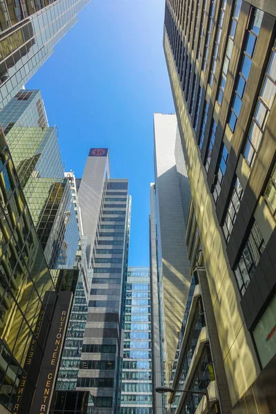 Centro de negócios de Hong Kong e edifício moderno durante o dia — Fotografia de Stock