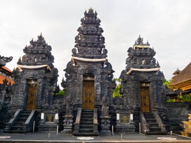 Bali, Endonezya - 11 Şubat 2017: Giriş Bali Adası bulunan Endonezya'da Ubud bir ismailoğlu Tapınağı