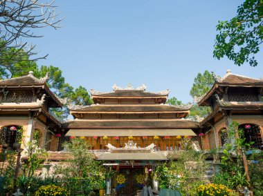 Hue, Vietnam - 13 Eylül 2017: Hue, Vietnam içinde yer alan güzel mavi gökyüzü ile güzel antik tapınak