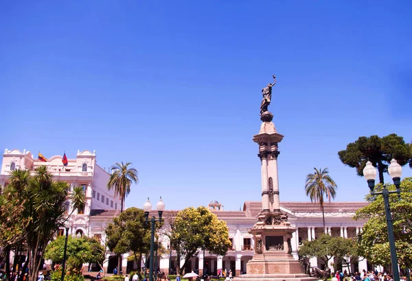 Κίτο, Εκουαδόρ 8 Απριλίου 2017: Plaza Grande σε παλιά πόλη Κίτο, Εκουαδόρ — Φωτογραφία Αρχείου