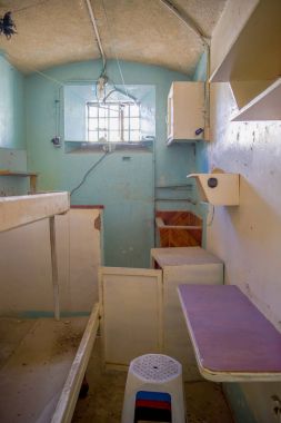 Kapalı eski kendiyakınlarının, eski hapis ceza Garcia Moreno Quito şehir içinde odanın görünümünü