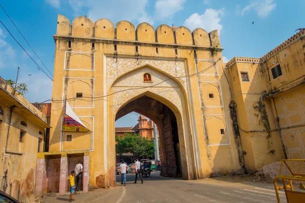 JAIPUR, INDIA - SEPTEMBER 19, 2017: City Palace, a palace complex in Jaipur, Rajasthan, India. It was the seat of the Maharaja of Jaipur, the head of the Kachwaha Rajput clan — Stock Photo, Image