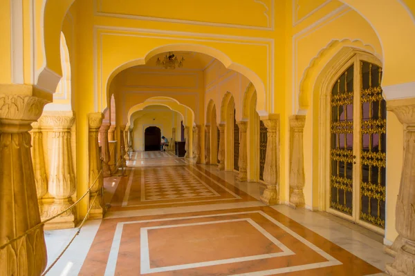 Jaipur, Hindistan - 19 Eylül 2017: Chandra Mahal Müzesi, Jaipur şehir sarayda kapalı görünüm