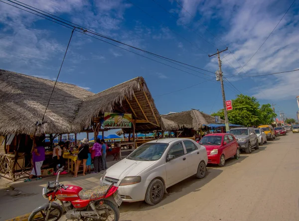 ATACAMES, ECUADOR - 16 de março de 2016: Vista panorâmica da cidade de praia localizada na costa norte do Pacífico do Equador. Ele está localizado na província de Esmeraldas — Fotografia de Stock