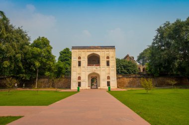 Delhi, Hindistan - 19 Eylül 2017: Güzel Terasımdan girişinde Hümayun mezar Delhi, Hindistan