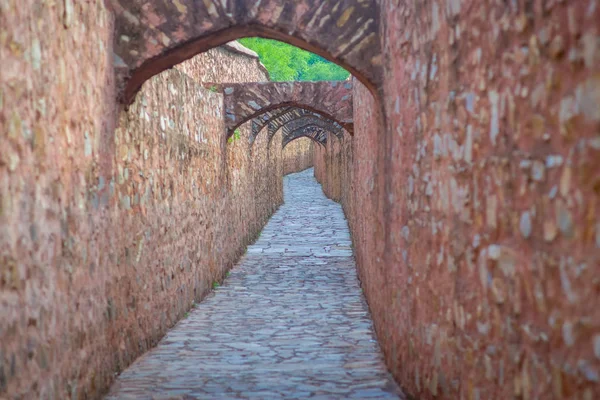 Außenansicht des Steinpfades von Bernstein-Festung. jaipur, rajasthan, indien — Stockfoto