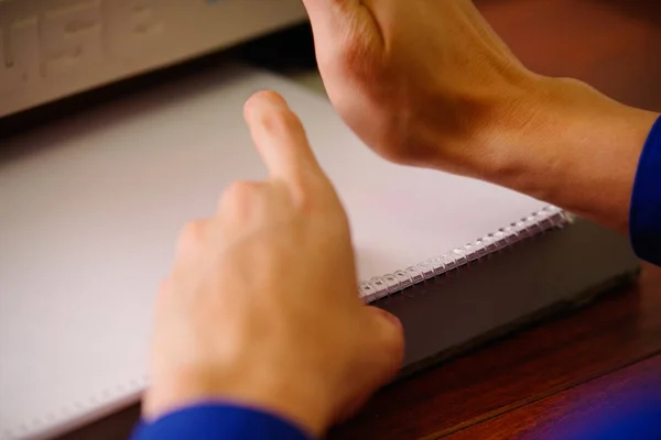 Binding documents with plastic ring binder by using ring binding machine, selective focus — Stock Photo, Image