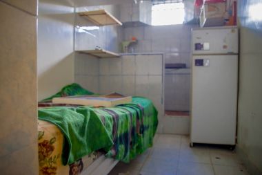 Quito, Ekvator - 23 Kasım 2016: Sağlam bina, eski hapis ceza Garcia Moreno Quito şehir içinde kendiyakınlarının Oda kapalı görünüm eski terkedilmiş