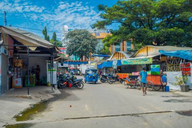 Jakarta, Endonezya - 3 Mart, 2017: geleneksel küçük şehir günlük aktiviteler oluyor, pazarlar ve etrafında insanlar sokak
