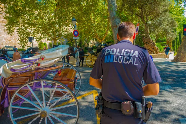Palma De Mallorca, Hiszpania - 18 sierpnia 2017: policjanci w Boulevard ur w Palma de Mallorca, Hiszpania, Europa — Zdjęcie stockowe