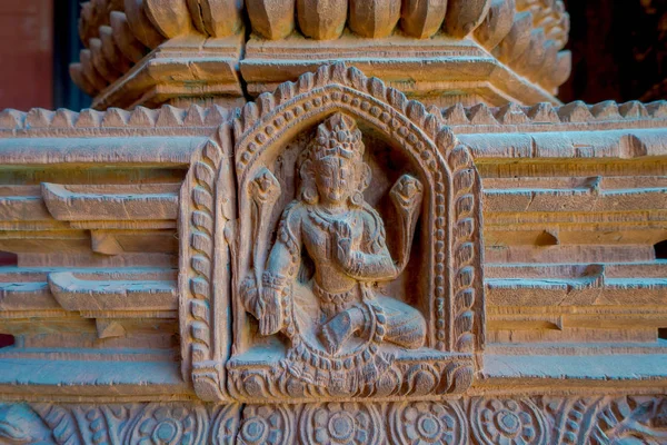 Kathmandu, nepal 15. oktober 2017: nahaufnahme von geschnitztem detail shiva auf altem königlichen palast in kathmandu, durbar square in nepal — Stockfoto