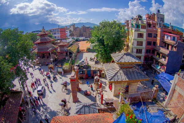KATHMANDU, OUTUBRO NEPAL 15, 2017: Vista aérea dos telhados de Kathmandu, as ruas de Thamel, o lugar turístico de Kathmandu - capital do Nepal, efeito olho de peixe — Fotografia de Stock