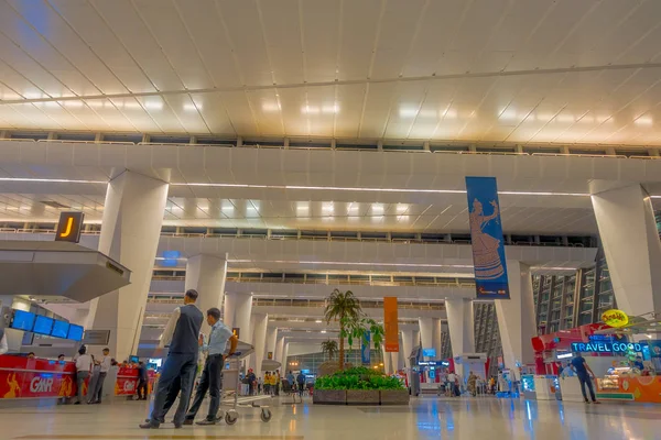 Kathmandu, nepal, 16. november 2017: unbekannte personen kathmandu airport interior on March 01, 2014, kathmandu, nepal — Stockfoto