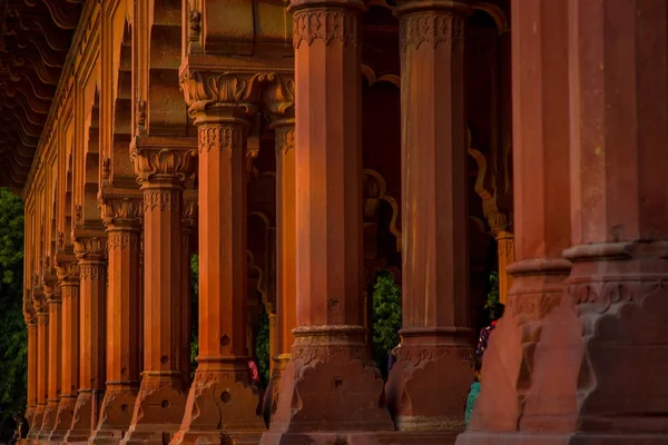 Jaipur, India - 19 de septiembre de 2017: Detalle de la arquitectura musulmana de Diwan-i-Am, o Hall of Audience, dentro del Fuerte Rojo en Delhi, India —  Fotos de Stock