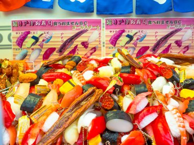 Hakone, Japonya - 02 Temmuz 2017: Kyoto Merkezi şehirde bulunan kapalı bir alışveriş caddesi olan Teramachi, plastik gıda oyuncaklar