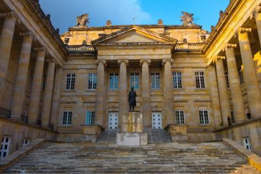 Bogota, Kolombiya 22 Ekim 2017: Courtyard Kolombiyalı Capitol ve Kongre, Bogota