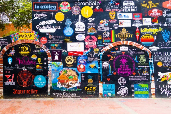 SANTA MARTA COLOMBIA - OUTUBRO 19, 2017: Grafite de rua em Santa Marta, popular destino caribenho no norte da Colômbia . — Fotografia de Stock