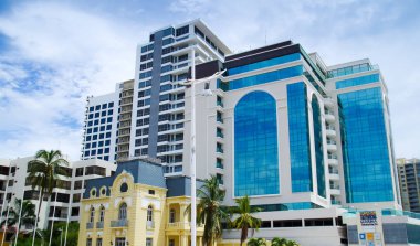 Santa Marta, Kolombiya - Ekim 10, 2017: güzel açık görünümü büyük Santa Marta, Kolombiya İnşaat