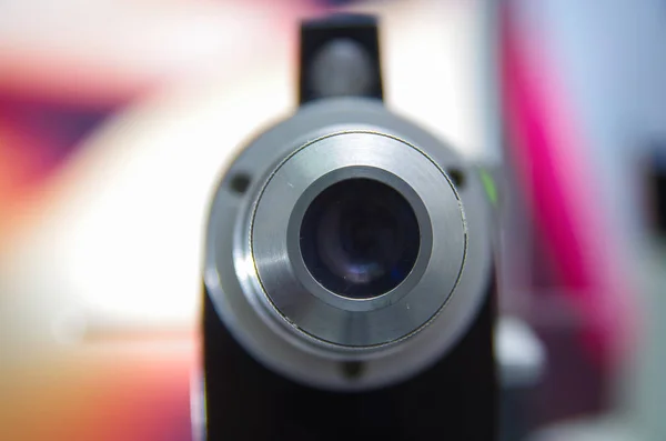 Närbild av modern utrustning, ögon examen i optiska, i en suddig bakgrund — Stockfoto