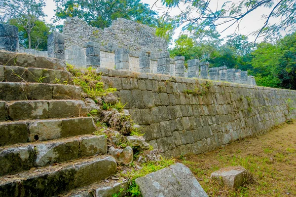 Schöne Außenansicht der Chichen itza Maya-Ruinen in Mexiko — Stockfoto