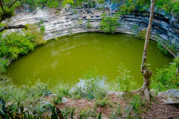 美丽的户外景观池塘称为岩 Xtoloc 位于 Chicen 察, 尤卡坦半岛, 墨西哥, 鱼眼效果 — 图库照片