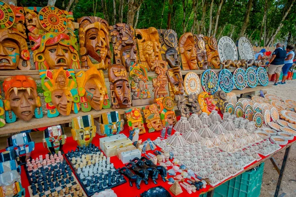 CHICHEN ITZA, MEXICO - NOVEMBER 12, 2017: Close up of beautiful and colorful handicrafts located in Chichen Itza pyramid, one of the most visited archaeological sites in Mexico. About 1.2 million — Stock Photo, Image