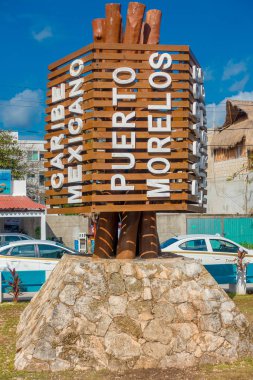 Puerto Morelos, Meksika - 10 Ocak 2018: Puerto Morelos, Yucatan Yarımadası, Meksika, Güney Cancun parkta ortasında ahşap yapısının kapat