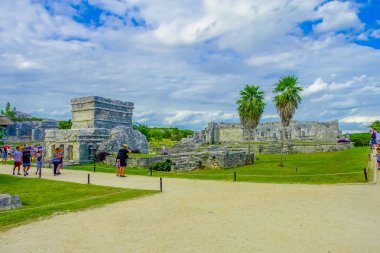 Tulum, Meksika - 10 Ocak 2018: Quintana Roo, Yucatan Yarımadası, Meksika içinde bir tulum Maya harabelerini fresklere Tapınağı