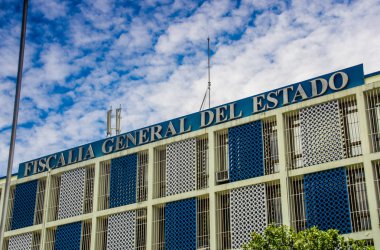 Quito, Ekvator - 23 Ekim 2017: İddia makamı office devlet ve Quito, Ekvator City'deki binalar açık görünümünü