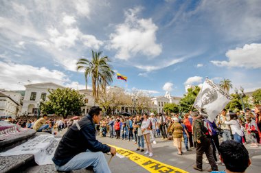 Quito, Ekvator, 11 Ocak 2018: kayıp yakınları açıklaması için talep kimliği belirsiz kişi plaza grande Quito şehir içinde bir protesto sırasında
