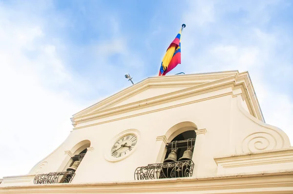 QUITO, ECUADOR, 11 DE ENERO DE 2018: Palacio Carondelet es la sede del gobierno de la República del Ecuador, ubicado en Quito en la Plaza Grande de la Independencia —  Fotos de Stock