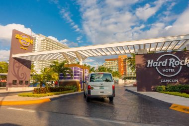 Cancun, Meksika - 10 Ocak 2018: Açık görünümünü Hard Rock Cafe Forum Merkezi Cancuns otel bölgedeki Cancun girin