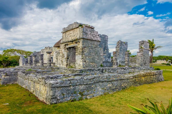 Belle rovine Maya di Tulum. Sito archeologico di Tulum. Messico — Foto Stock