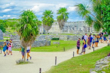 Tulum, Meksika - 10 Ocak 2018: Quintana Roo, Yucatan Yarımadası, Meksika içinde bir tulum Maya harabelerini fresklere Tapınağı